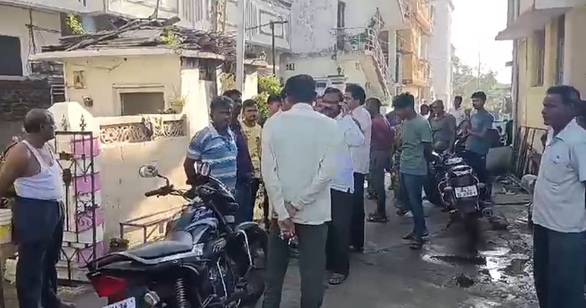 parking dispute in chandrapur