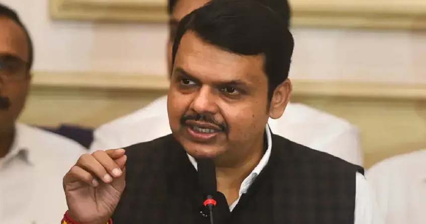 fadnavis discussed various topics with the sangh officials