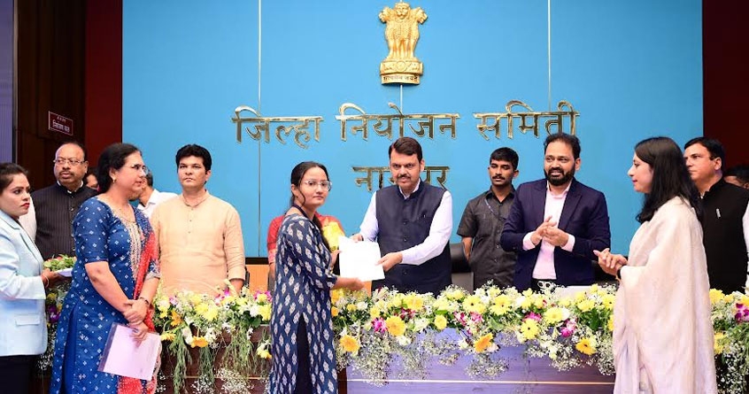 DCM Fadnavis gave appointment letter to first trainee in NMC