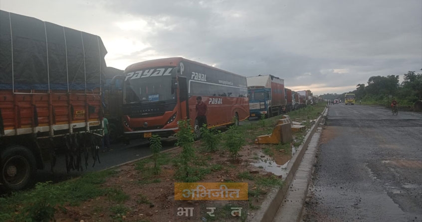 National Highway jammed for 15 hours